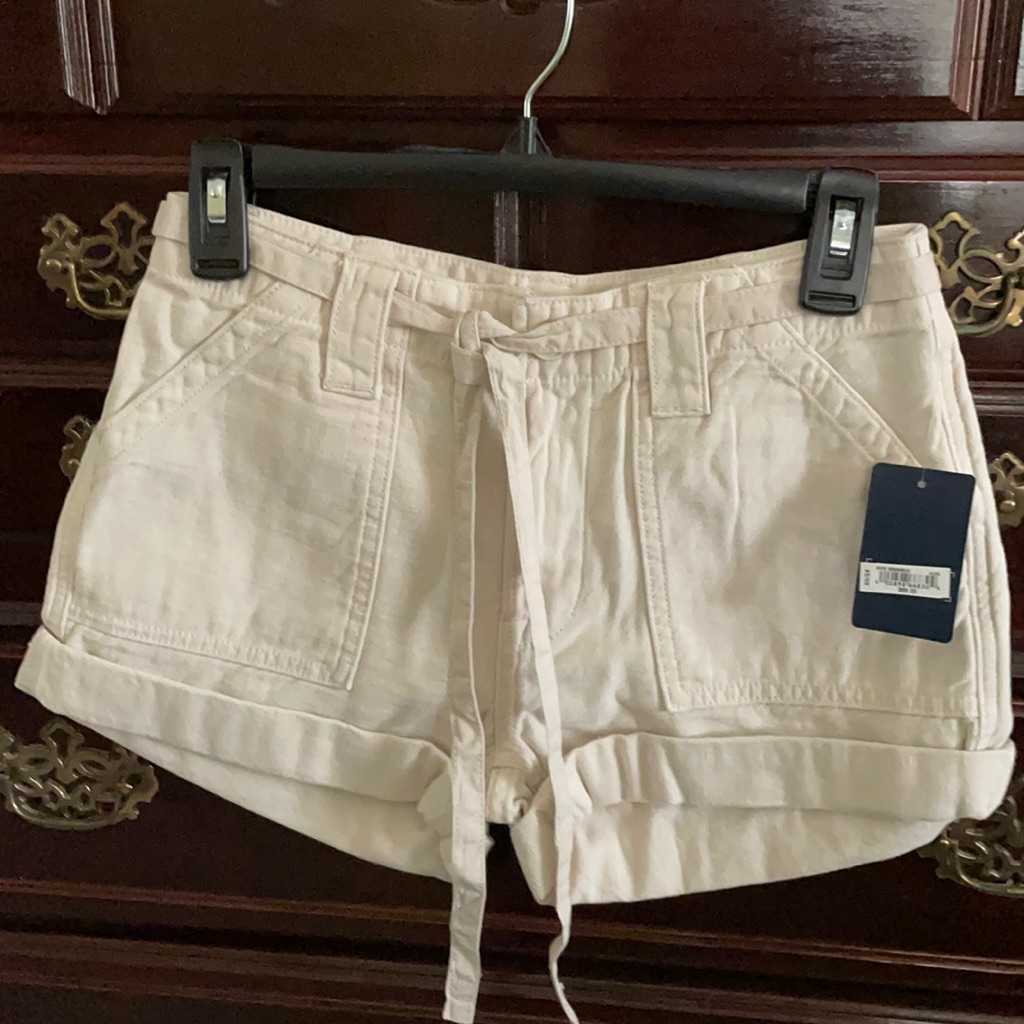 Lucky Brand Creme Shorts Size 24